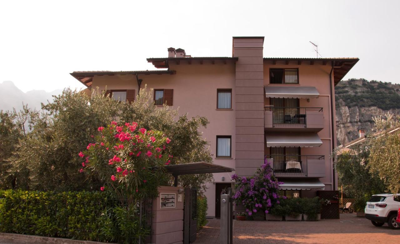 Appartamenti Villa Adriana Torbole Sul Garda Exterior photo